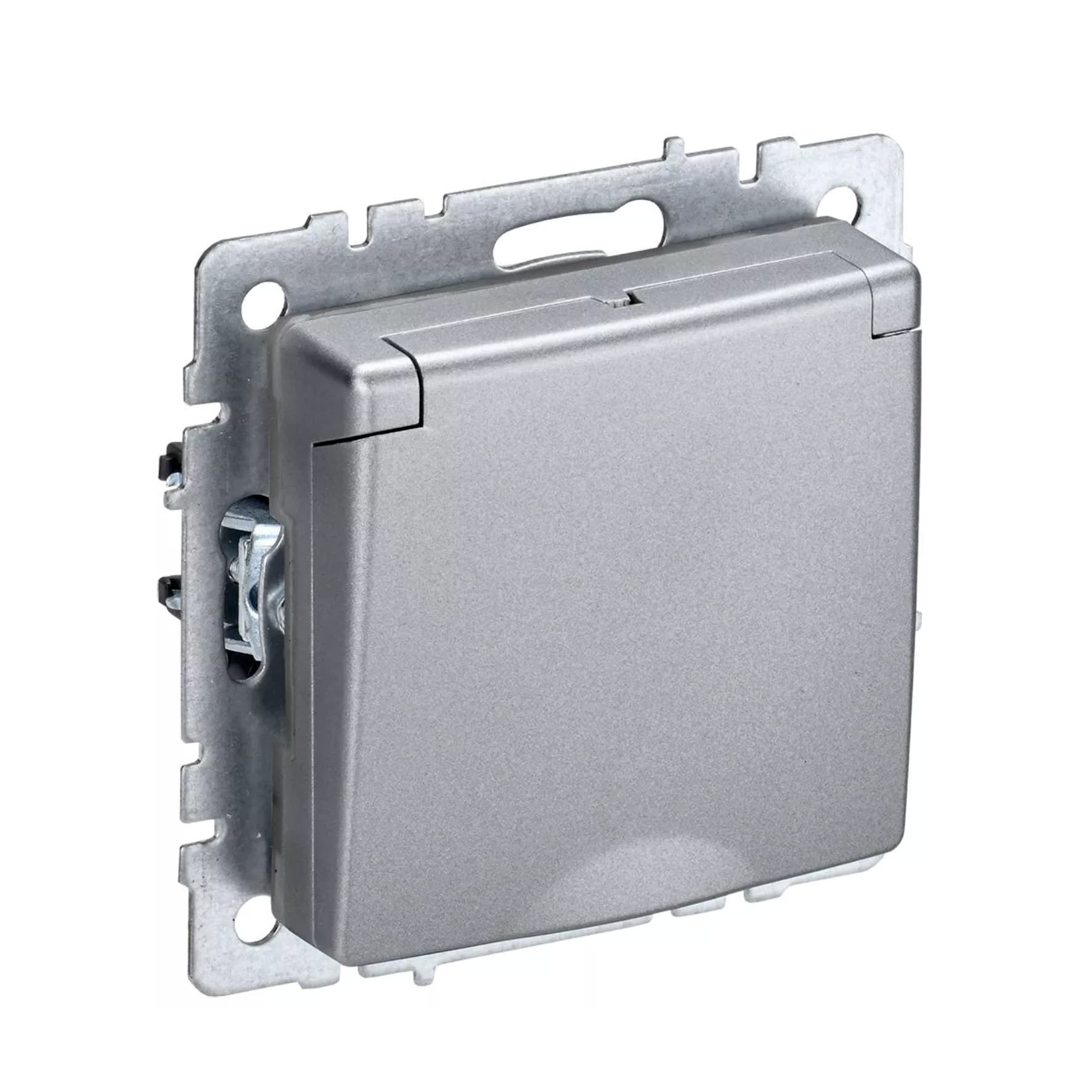 Розетка BRITE РСБш10-3-44-БРА 16А IP44 с заземл. защ. шторки с крышкой алюм. IEK BR-R16-16-44-K47