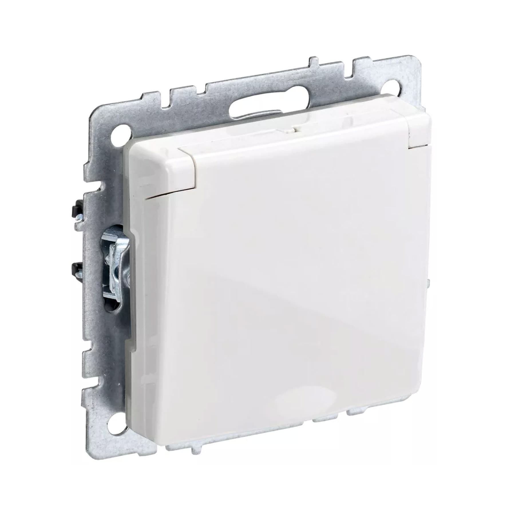 Розетка BRITE РСбш10-3-44-БРБ 16А IP44 с заземл. защ, шторки с крышкой бел. IEK BR-R16-16-44-K01