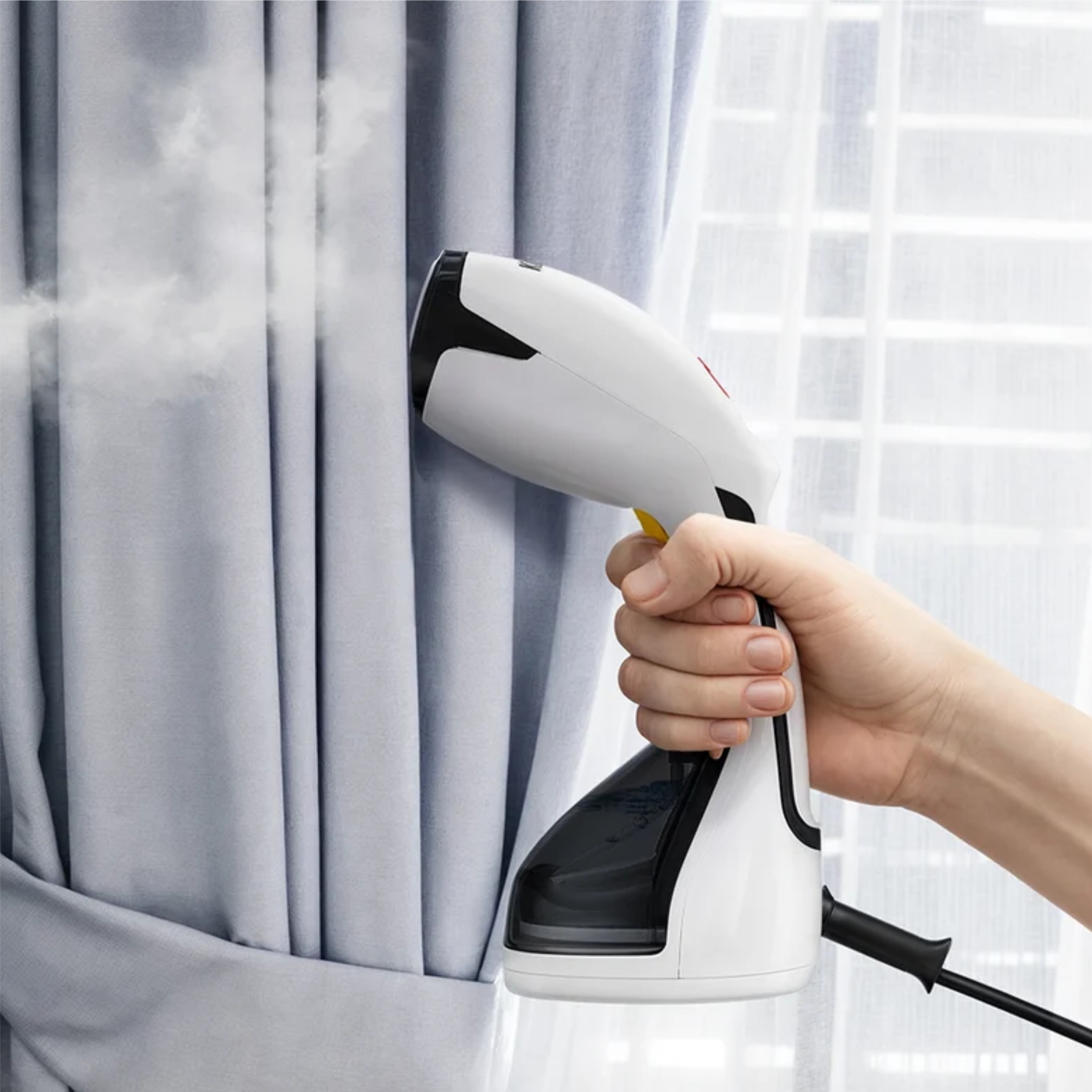 Использование ручного отпаривателя